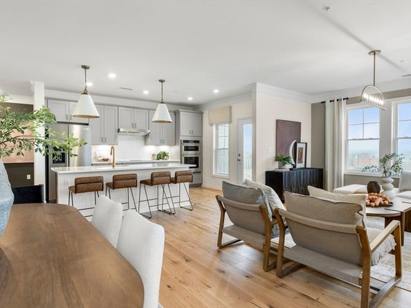 2 Stratton Drive 1109, Woburn MA 01801