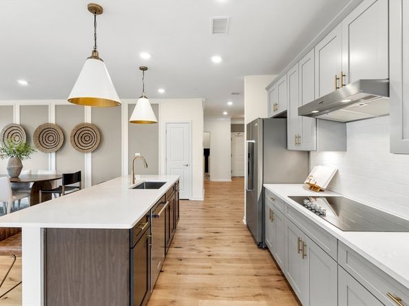 2 Stratton Drive 1109, Woburn MA 01801