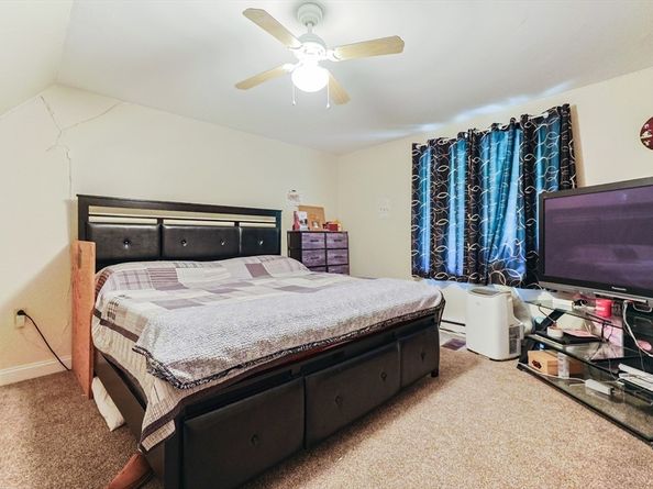 31-37 Leicester St, Oxford MA 01537