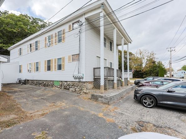 31-37 Leicester St, Oxford MA 01537