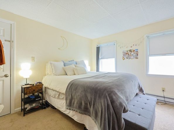 31-37 Leicester St, Oxford MA 01537