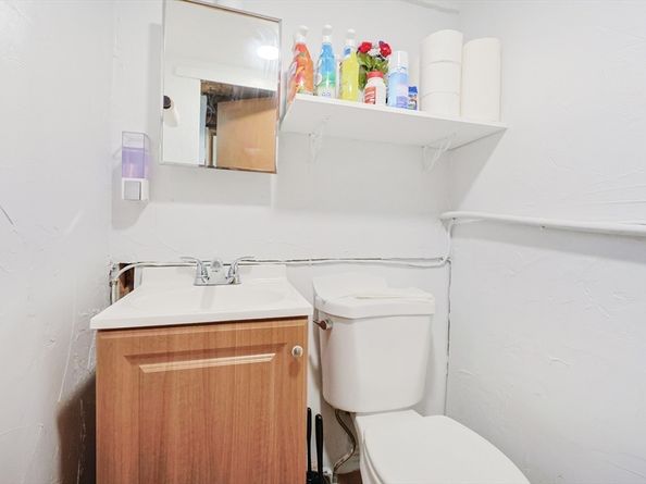 31-37 Leicester St, Oxford MA 01537