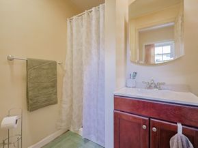 31-37 Leicester St, Oxford MA 01537
