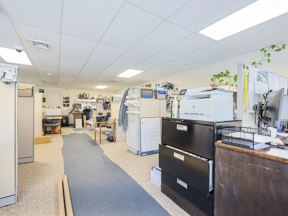 31-37 Leicester St, Oxford MA 01537