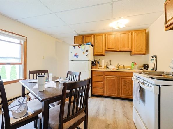 31-37 Leicester St, Oxford MA 01537