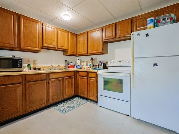 31-37 Leicester St, Oxford MA 01537