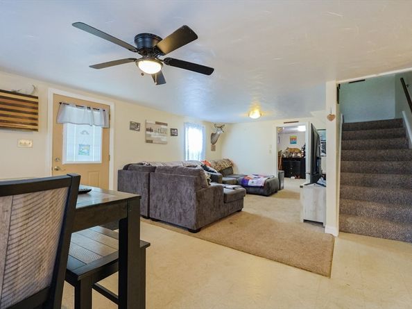 31-37 Leicester St, Oxford MA 01537
