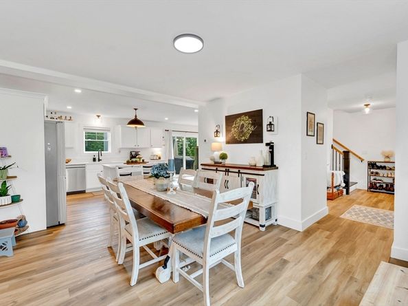 182 Sheldon Rd, Fitchburg MA 01420