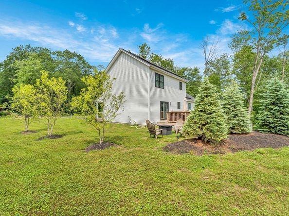 182 Sheldon Rd, Fitchburg MA 01420