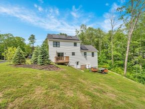 182 Sheldon Rd, Fitchburg MA 01420