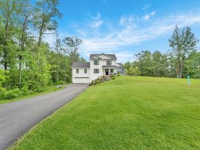 182 Sheldon Rd, Fitchburg MA 01420