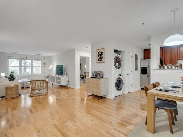 318 Rindge Ave 103, Cambridge MA 02140
