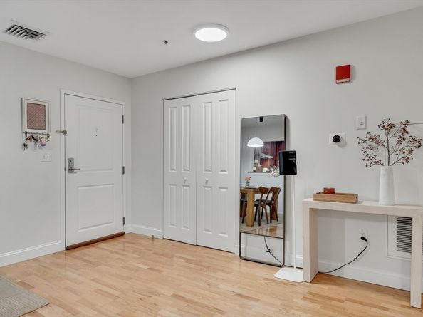 318 Rindge Ave 103, Cambridge MA 02140