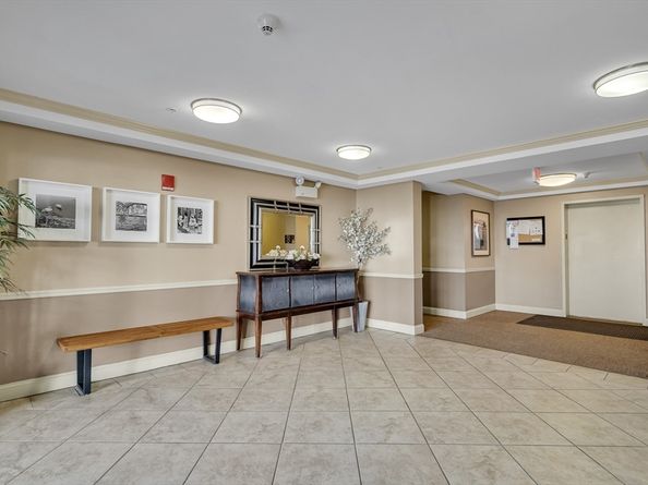 318 Rindge Ave 103, Cambridge MA 02140
