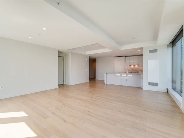 133 Seaport Blvd 2112, Boston MA 02210