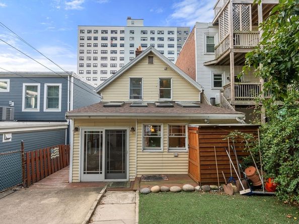 430 E 8th St, Boston MA 02127