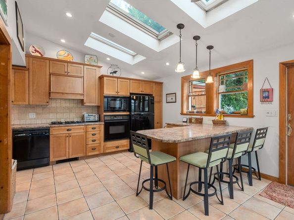 430 E 8th St, Boston MA 02127