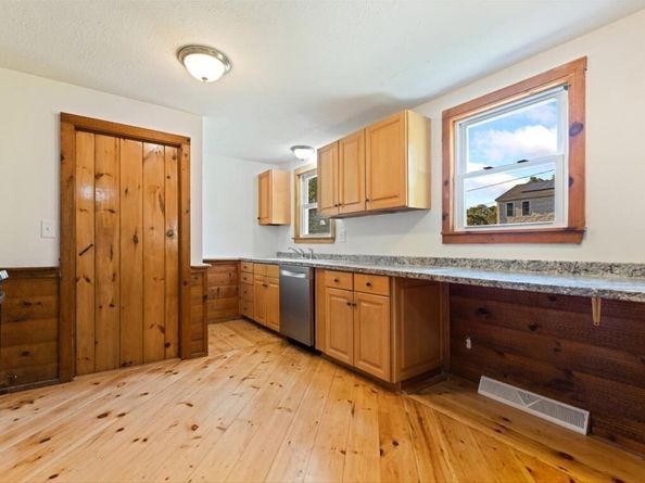 105 Oscar Ave, Brockton MA 02302