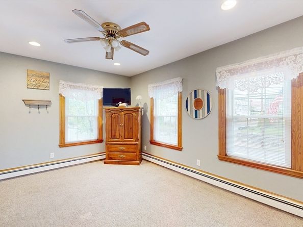 654 Main St, Watertown MA 02472
