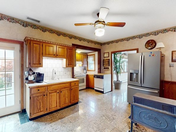 654 Main St, Watertown MA 02472