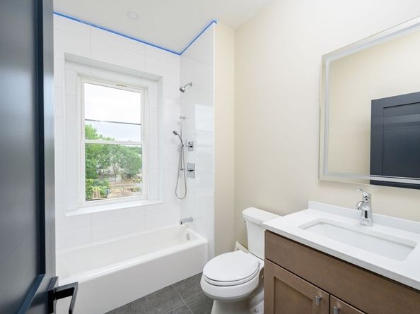 21 Tanglewood 1, Boston MA 02124
