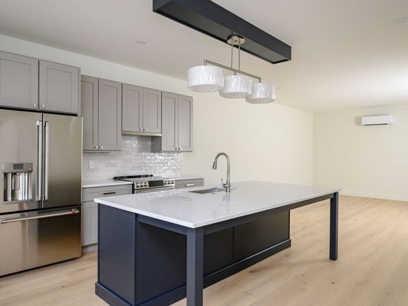 21 Tanglewood 1, Boston MA 02124