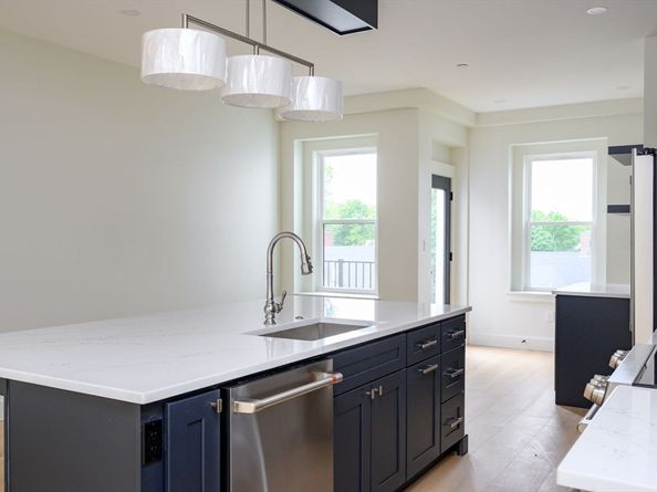 21 Tanglewood 1, Boston MA 02124