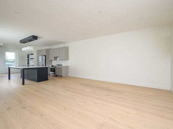 21 Tanglewood 1, Boston MA 02124