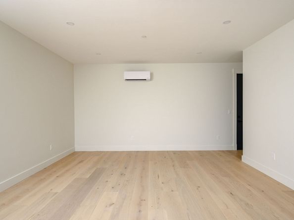 21 Tanglewood 1, Boston MA 02124