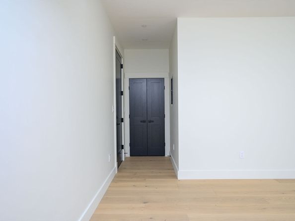 21 Tanglewood 1, Boston MA 02124