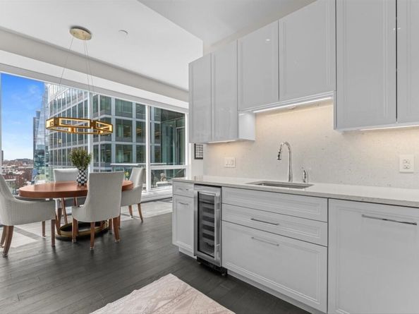 22 Liberty Dr 12G, Boston MA 02210