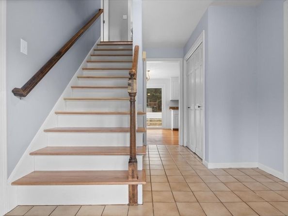 33 Barnstable Rd, Norfolk MA 02056