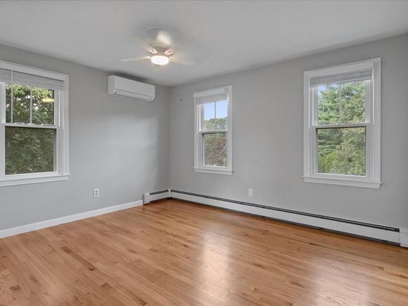 33 Barnstable Rd, Norfolk MA 02056