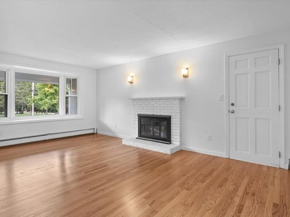 33 Barnstable Rd, Norfolk MA 02056