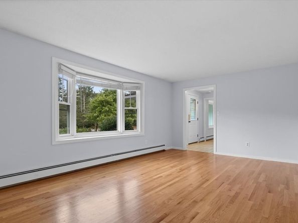 33 Barnstable Rd, Norfolk MA 02056