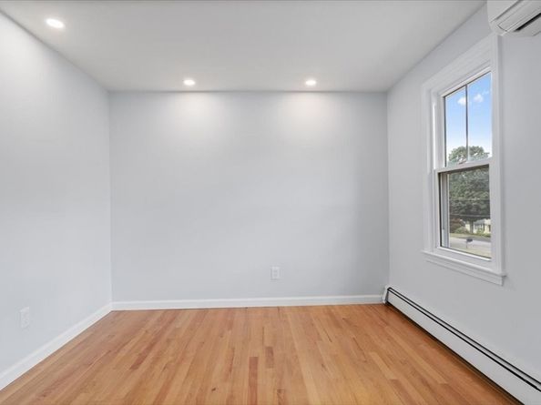 33 Barnstable Rd, Norfolk MA 02056