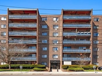 32 Whites Ave
