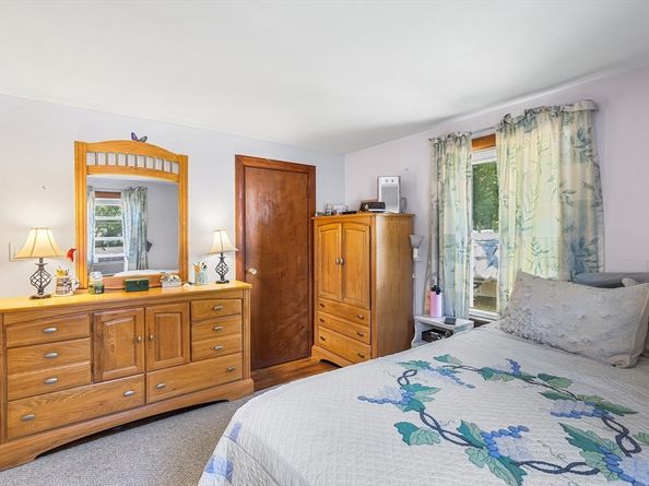 5 Benson Rd, Tewksbury MA 01876