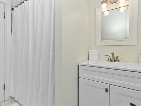 20-22 Cedar St 3, Norwood MA 02062