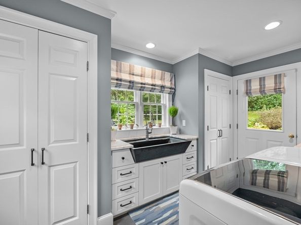 41 Fellows Rd, Ipswich MA 01938
