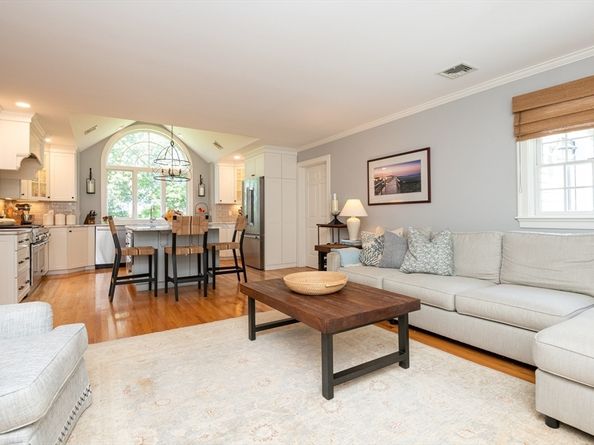 41 Fellows Rd, Ipswich MA 01938