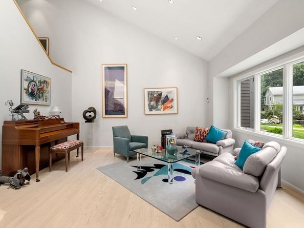 5 Heath Wood Lane 5, Brookline MA 02467