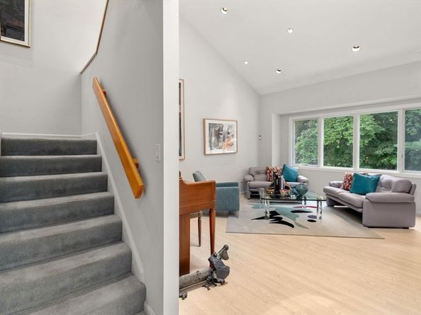 5 Heath Wood Lane 5, Brookline MA 02467