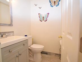 3 Franklin Square H, Randolph MA 02368