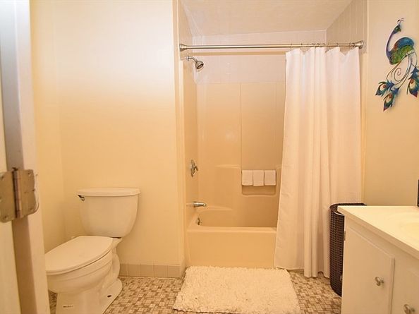 3 Franklin Square H, Randolph MA 02368