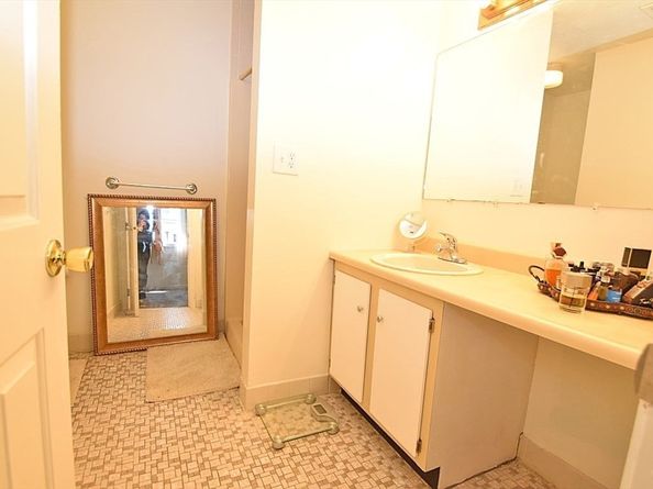 3 Franklin Square H, Randolph MA 02368