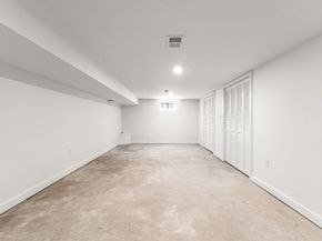 597 E 2nd St A, Boston MA 02127