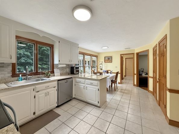 54 Gilmore Road, Southborough MA 01772