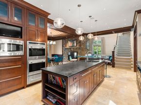 9 Stonegate Dr, Westwood MA 02090