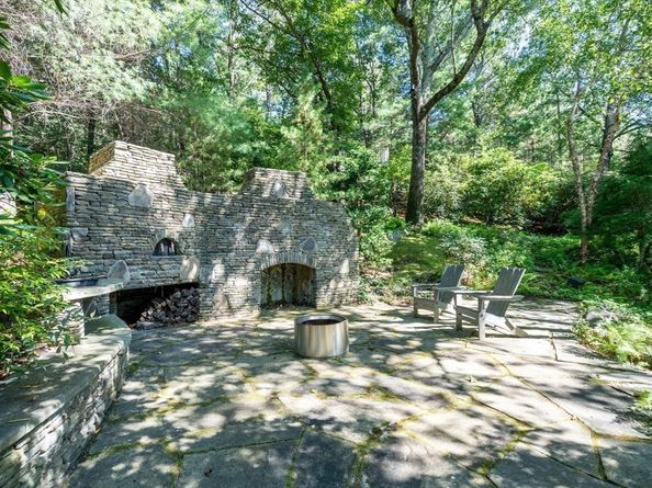 9 Stonegate Dr, Westwood MA 02090